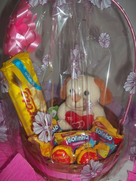 Cesta de Chocolate e Urso